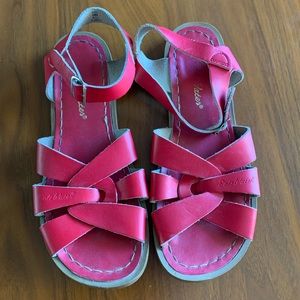 Red salt water sandals by hoy size 8